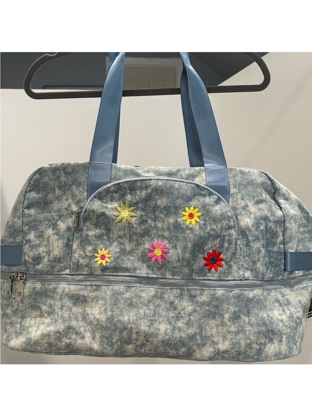 Blue Duffel Bag with embroidered flowers